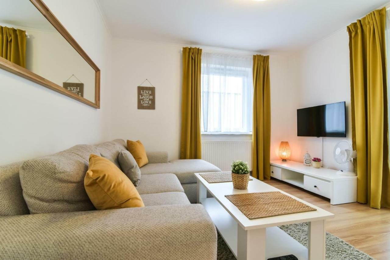 Ltc Apartments Malczewskiego Centrum Gdansk Luaran gambar